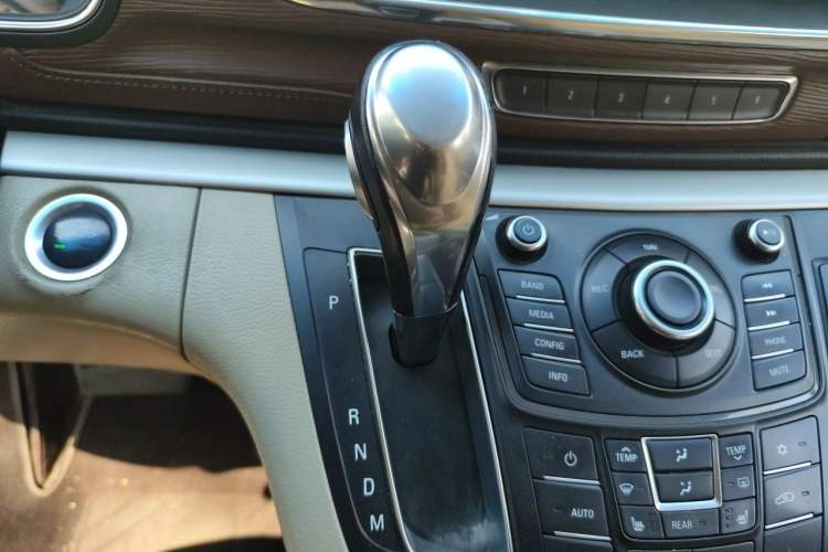 Used Buick GL8 2014 3.0L GT Luxury Business Haoya Edition Gear Lever