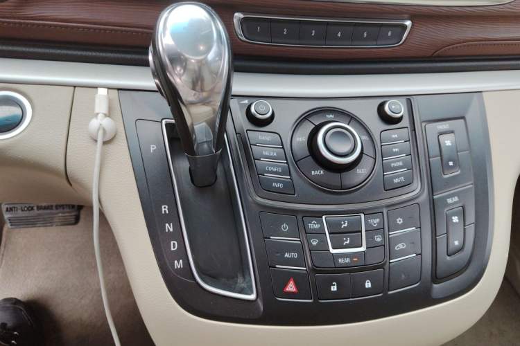 Used Buick GL8 2014 2.4L LT Luxury Business Executive Edition Gear Lever