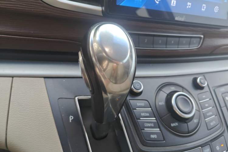 Used Buick GL8 2014 2.4L LT Luxury Business Executive Edition Gear Lever