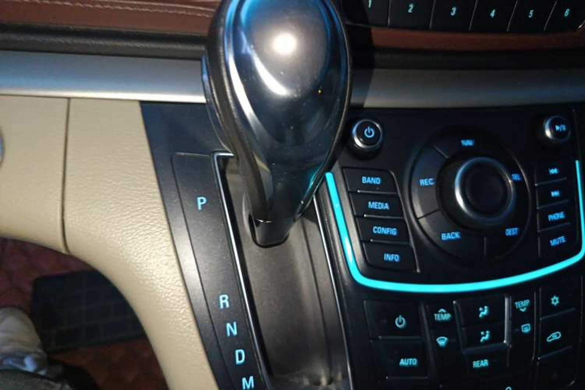 Used Buick GL8 2014 2.4L LT Luxury Business Executive Edition Gear Lever