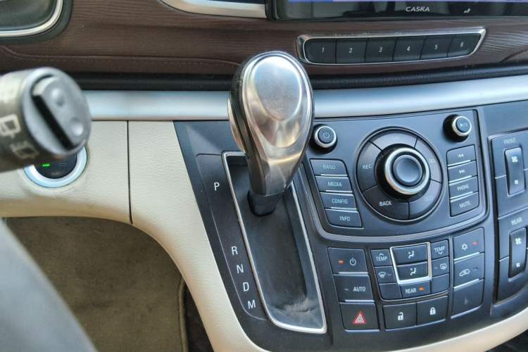 Used Buick GL8 2014 2.4L LT Luxury Business Executive Edition Gear Lever