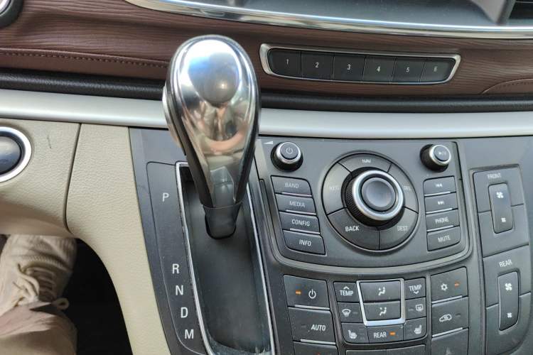 Used Buick GL8 2014 3.0L GT Luxury Business Haoya Edition Gear Lever