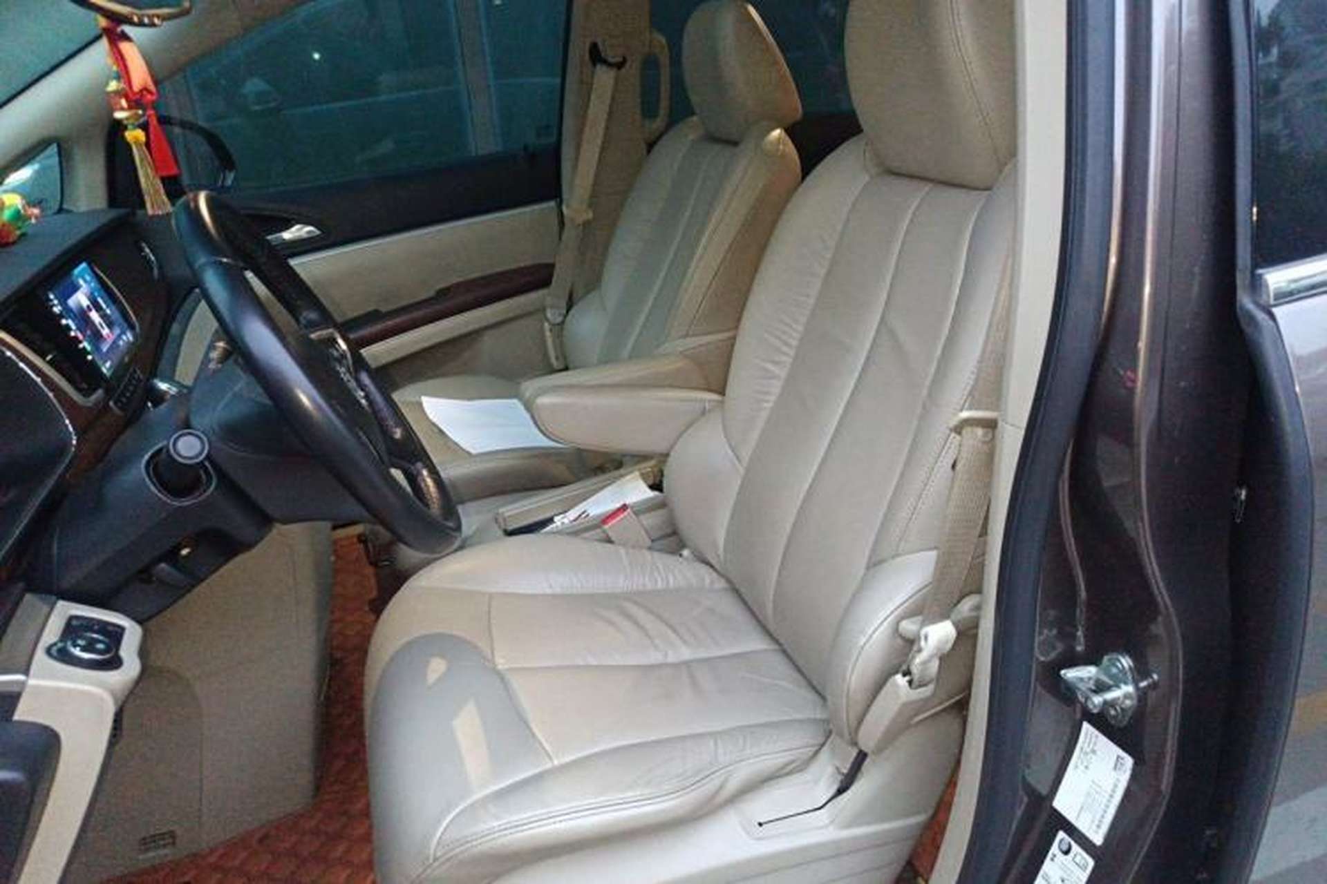Used Buick GL8 2014 2.4L LT Luxury Business Executive Edition Left Front Seat