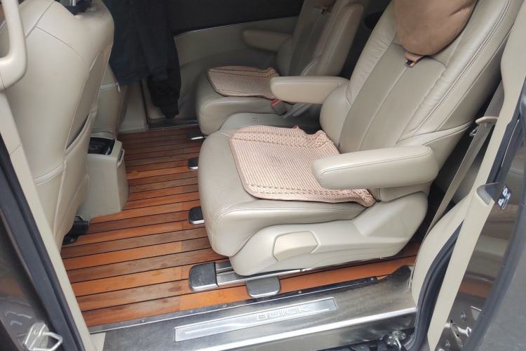 Used Buick GL8 2014 3.0L GT Luxury Business Haoya Edition Left Rear Seat