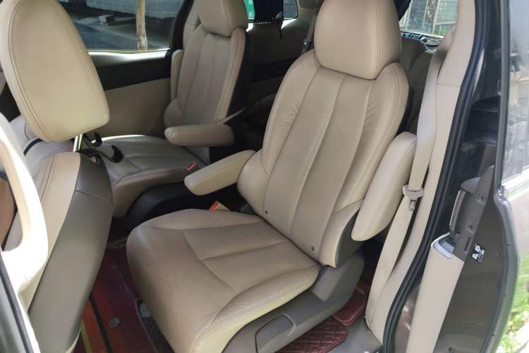 Used Buick GL8 2014 2.4L LT Luxury Business Executive Edition Left Rear Seat