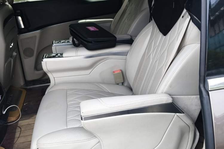 Used Buick GL8 2014 2.4L LT Luxury Business Executive Edition Left Rear Seat