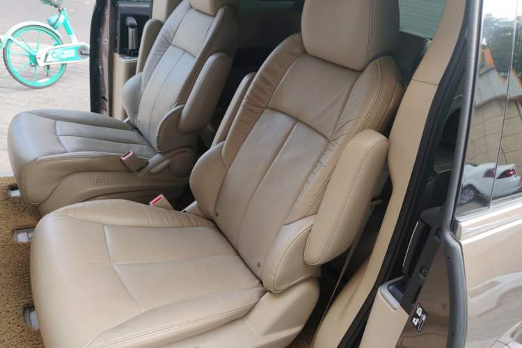 Used Buick GL8 2014 3.0L XT Luxury Business Flagship Edition Left Rear Seat