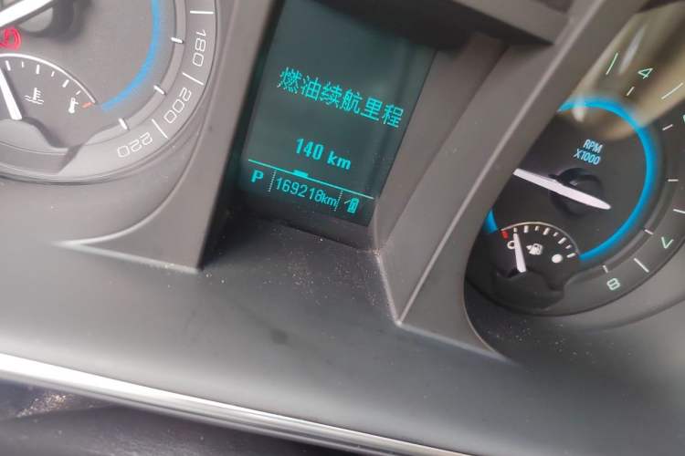 Used Buick GL8 2014 3.0L GT Luxury Business Haoya Edition Odometer Close Up
