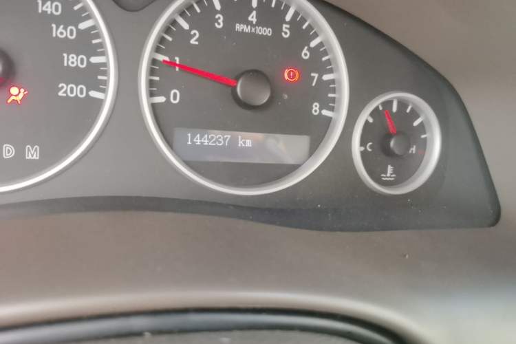 Used Buick GL8 2014 2.4L Classic Edition Odometer Close Up