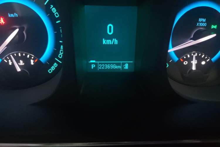 Used Buick GL8 2014 3.0L GT Luxury Business Haoya Edition Odometer Close Up