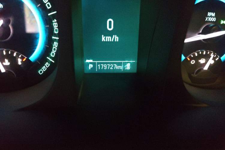 Used Buick GL8 2014 2.4L CT Luxury Business Comfort Edition Odometer Close Up
