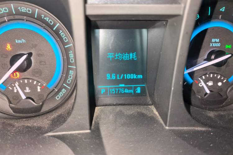 Used Buick GL8 2014 3.0L XT Luxury Business Flagship Edition Odometer Close Up