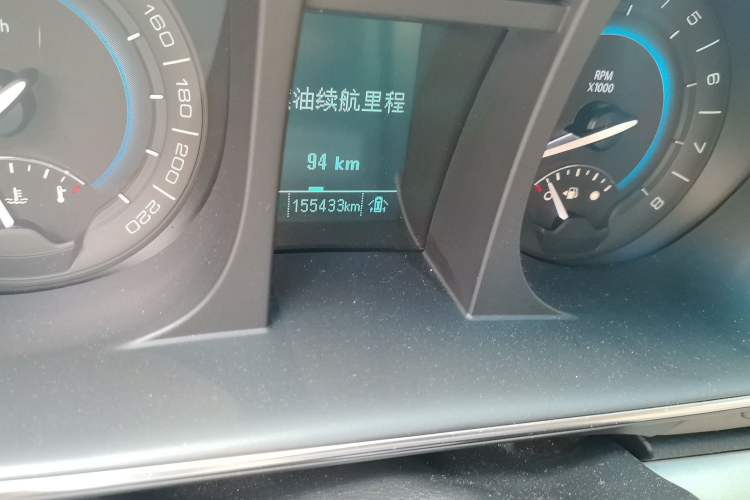 Used Buick GL8 2014 3.0L GT Luxury Business Haoya Edition Odometer Close Up