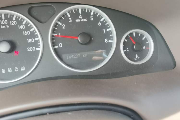 Used Buick GL8 2014 2.4L Classic Edition Odometer Close Up