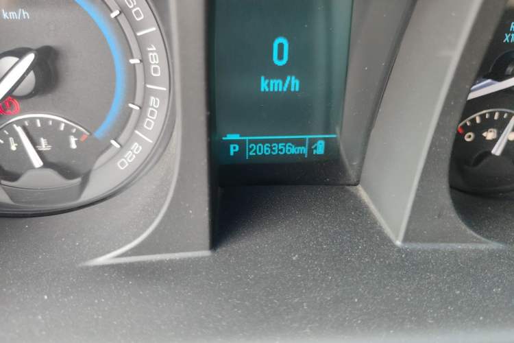 Used Buick GL8 2014 3.0L GT Luxury Business Haoya Edition Odometer Close Up