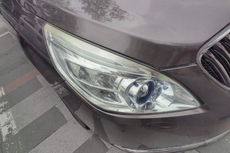 Used Buick GL8 2014 2.4L Executive Edition Right Front Headlight