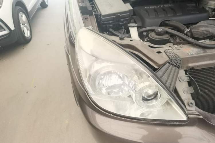 Used Buick GL8 2014 2.4L Classic Edition Right Front Headlight