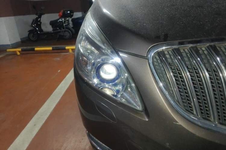 Used Buick GL8 2014 2.4L LT Luxury Business Executive Edition Right Front Headlight