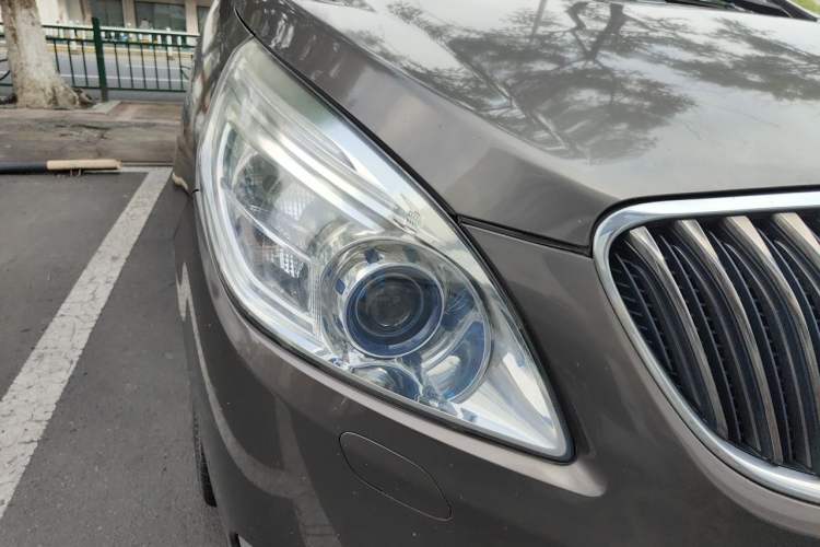 Used Buick GL8 2014 3.0L GT Luxury Business Haoya Edition Right Front Headlight