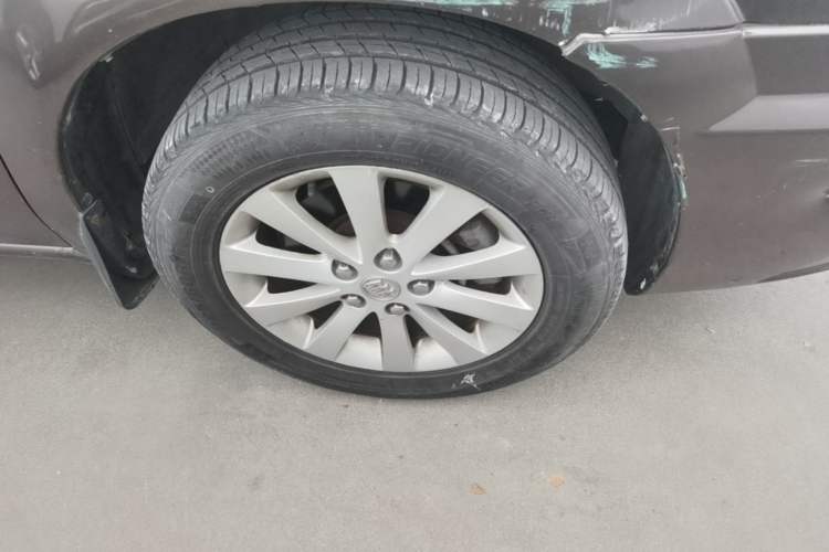 Used Buick GL8 2014 2.4L Classic Edition Right Front Wheel Hub
