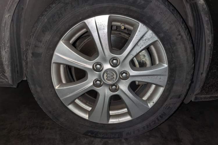 Used Buick GL8 2014 3.0L XT Luxury Business Flagship Edition Right Front Wheel Hub
