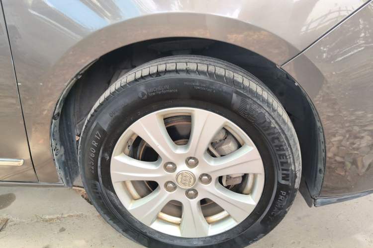 Used Buick GL8 2014 3.0L GT Luxury Business Haoya Edition Right Front Wheel Hub