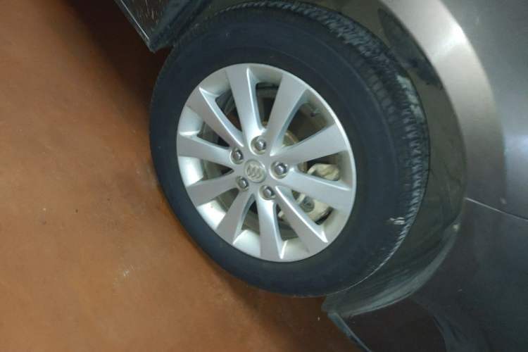 Used Buick GL8 2014 2.4L LT Luxury Business Executive Edition Right Front Wheel Hub