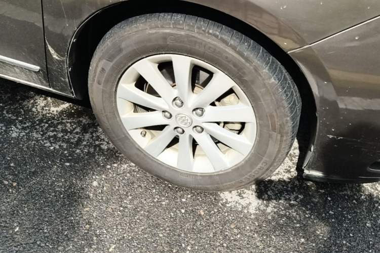 Used Buick GL8 2014 2.4L LT Luxury Business Executive Edition Right Front Wheel Hub