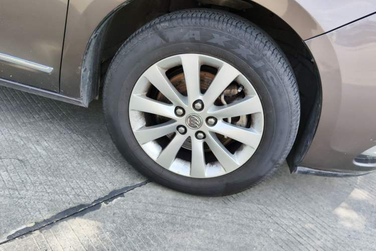 Used Buick GL8 2014 2.4L LT Luxury Business Executive Edition Right Front Wheel Hub