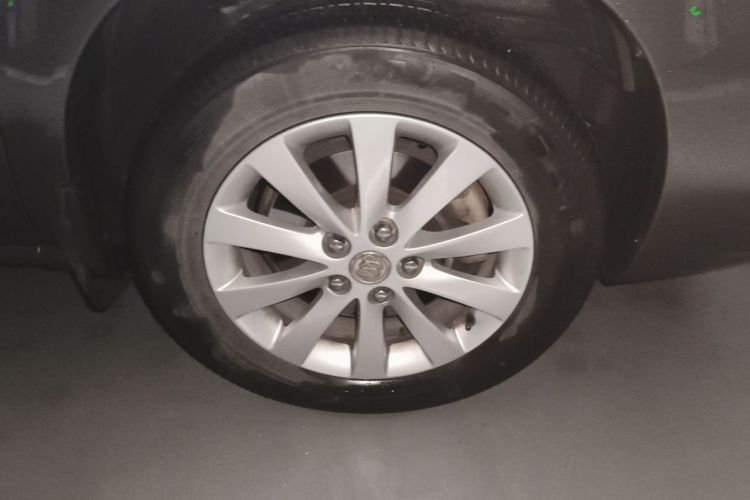 Used Buick GL8 2014 2.4L Classic Edition Right Front Wheel Hub