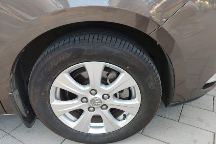Used Buick GL8 2014 3.0L XT Luxury Business Flagship Edition Right Front Wheel Hub