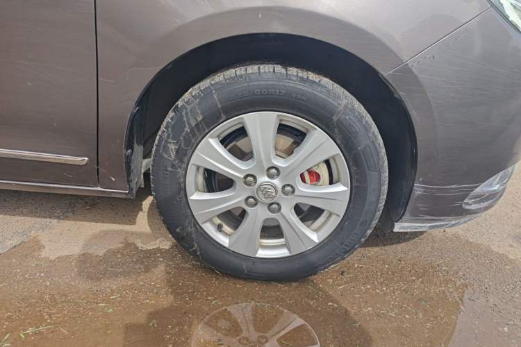 Used Buick GL8 2014 3.0L XT Luxury Business Flagship Edition Right Front Wheel Hub