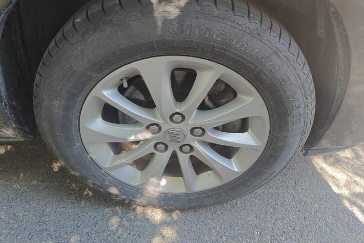 Used Buick GL8 2014 2.4L LT Luxury Business Executive Edition Right Front Wheel Hub