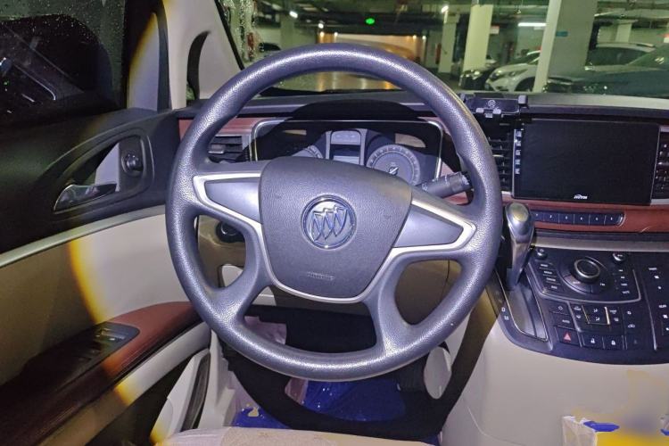 Used Buick GL8 2014 2.4L CT Luxury Business Comfort Edition Steering Wheel