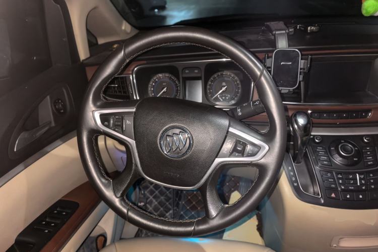 Used Buick GL8 2014 3.0L XT Luxury Business Flagship Edition Steering Wheel