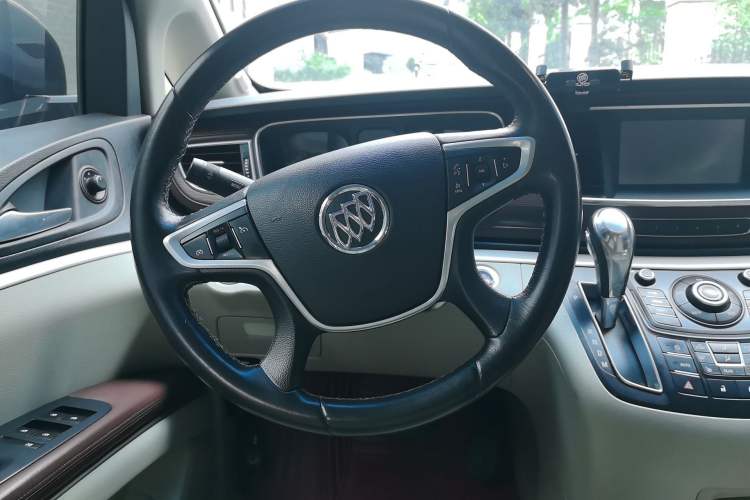 Used Buick GL8 2014 3.0L GT Luxury Business Haoya Edition Steering Wheel