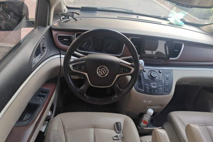 Used Buick GL8 2014 2.4L LT Luxury Business Executive Edition Steering Wheel