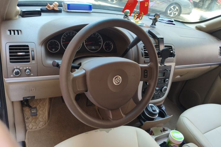 Used Buick GL8 2014 2.4L Comfort Edition Steering Wheel