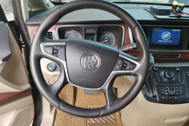Used Buick GL8 2014 3.0L XT Luxury Business Flagship Edition Steering Wheel