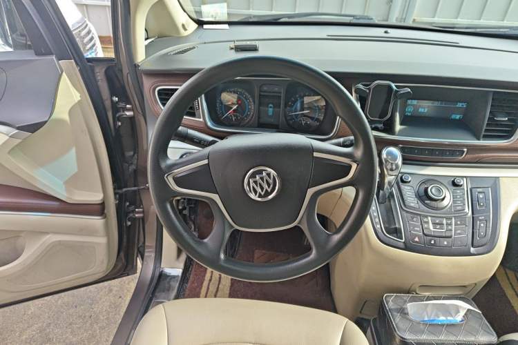 Used Buick GL8 2014 2.4L CT Luxury Business Comfort Edition Steering Wheel