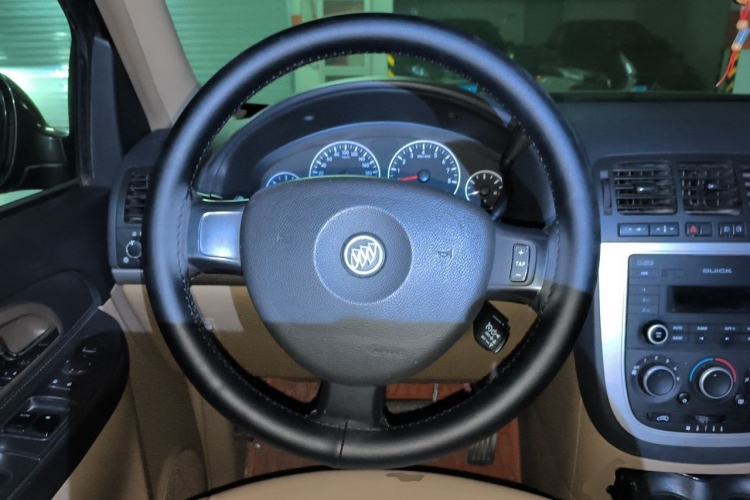 Used Buick GL8 2014 2.4L Executive Edition Steering Wheel