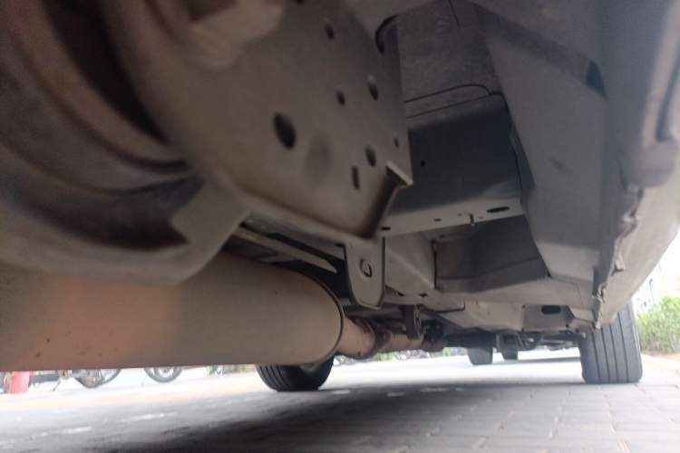 Used Buick GL8 2014 2.4L Classic Edition Chassis Rear Right