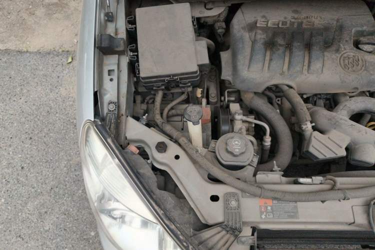 Used Buick GL8 2014 2.4L Classic Edition Engine Bay Right