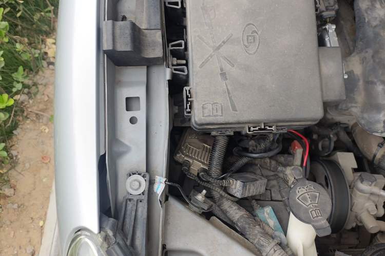 Used Buick GL8 2014 2.4L Classic Edition Engine Bay Right