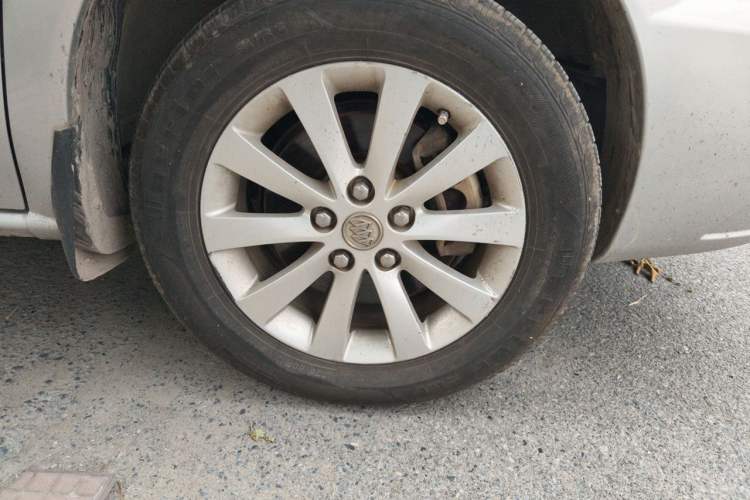 Used Buick GL8 2014 2.4L Classic Edition Right Front Wheel Hub