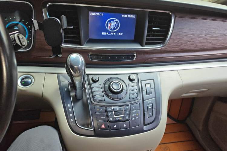 Used Buick GL8 2014 3.0L GT Luxury Business Haoya Edition Audio And AC Panel