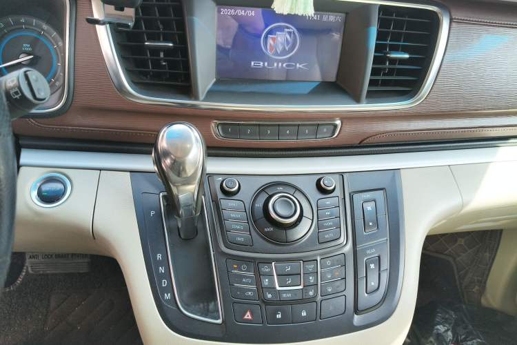 Used Buick GL8 2014 3.0L XT Luxury Business Flagship Edition Audio And AC Panel