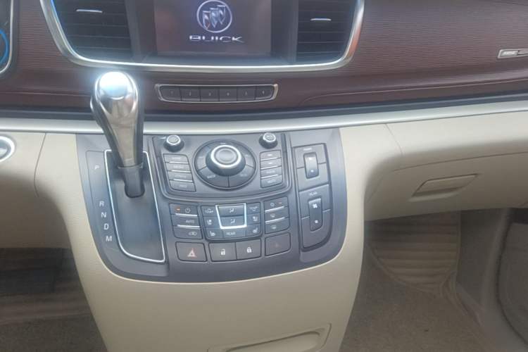 Used Buick GL8 2014 3.0L XT Luxury Business Flagship Edition Audio And AC Panel