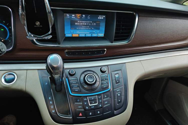 Used Buick GL8 2014 3.0L GT Luxury Business Haoya Edition Audio And AC Panel