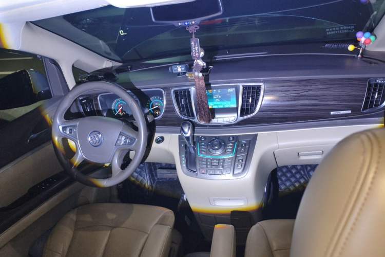Used Buick GL8 2014 3.0L XT Luxury Business Flagship Edition Center Console